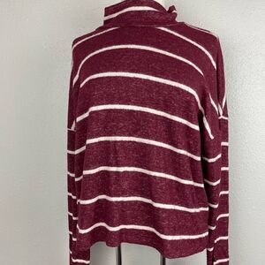 EUC So Heritage Womens Lightweight Maroon and White Mock Neck Sweater Size M